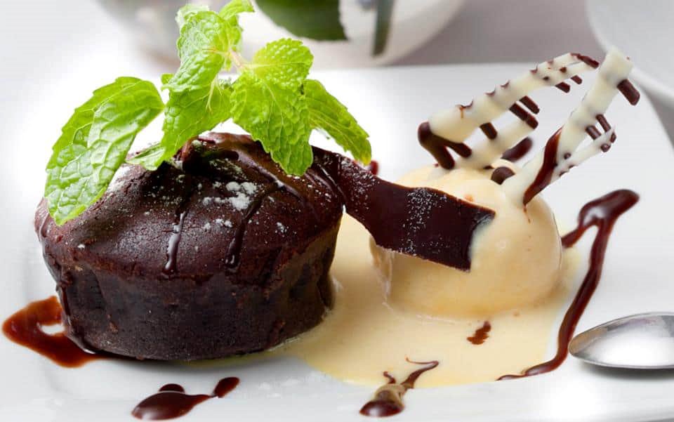 quán ăn đẹp hẹn hò bạn gái ngày 8/3, 8/3 đưa bạn gái đi chơi đâu, 8/3 hẹn hò ở đâu, những điểm vui chơi 8/3, những quán ăn ngon mời bạn gái dịp 8/3, 8 tháng 3 mời người yêu ăn món gì, 8/3 đi đâu chơi, các quán ăn nổi tiếng ở Hà Nội, quán ăn ngon Hà Nội