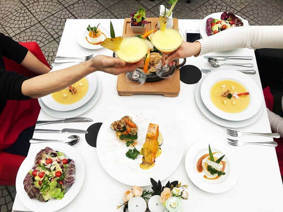 quán ăn đẹp hẹn hò bạn gái ngày 8/3, 8/3 đưa bạn gái đi chơi đâu, 8/3 hẹn hò ở đâu, những điểm vui chơi 8/3, những quán ăn ngon mời bạn gái dịp 8/3, 8 tháng 3 mời người yêu ăn món gì, 8/3 đi đâu chơi, các quán ăn nổi tiếng ở Hà Nội, quán ăn ngon Hà Nội