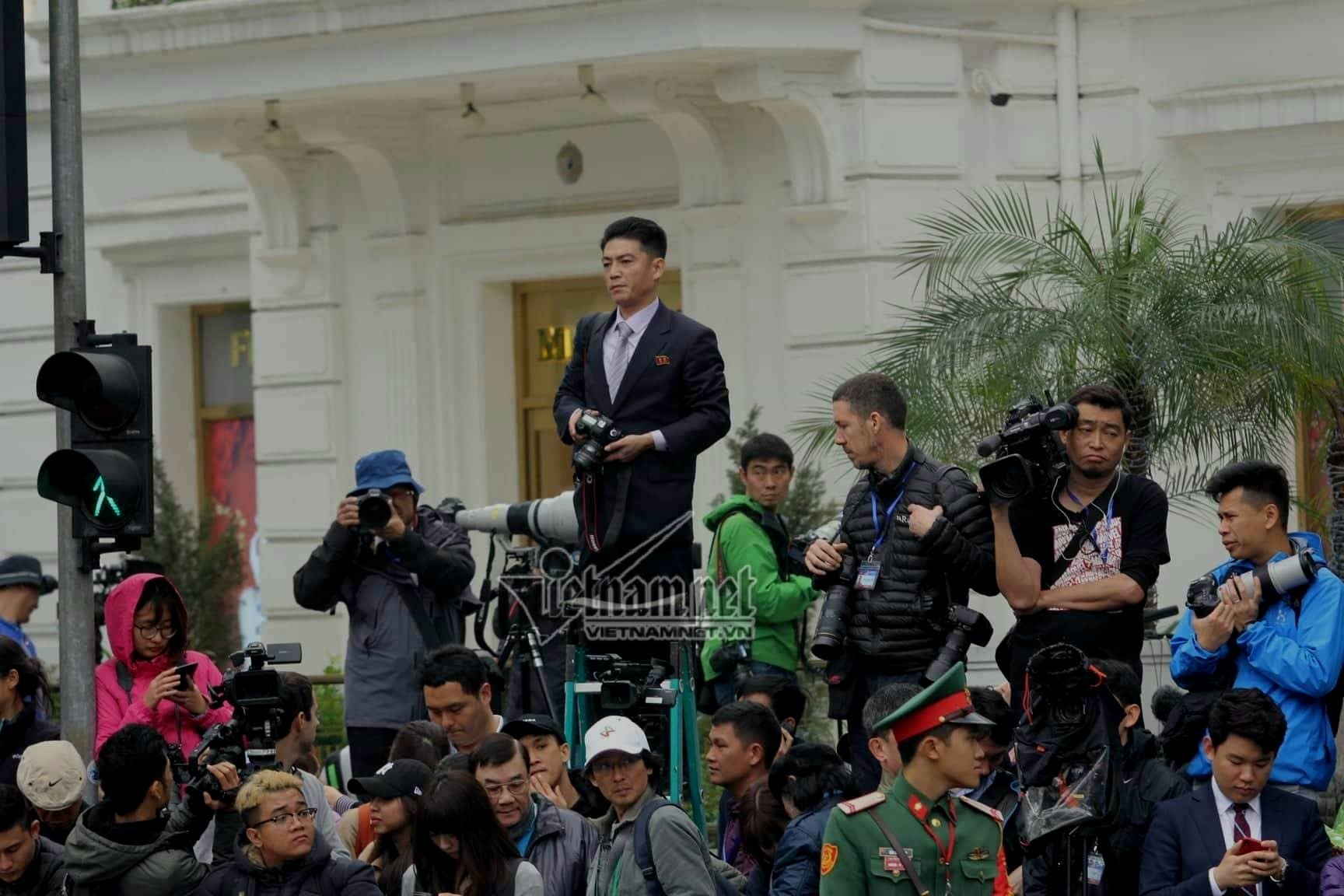 Hành động lay động trái tim của nữ phóng viên Hàn Quốc