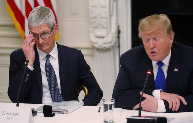 Nhớ tên siêu tệ, ông Trump gọi Tim Cook là 'Tim Apple'