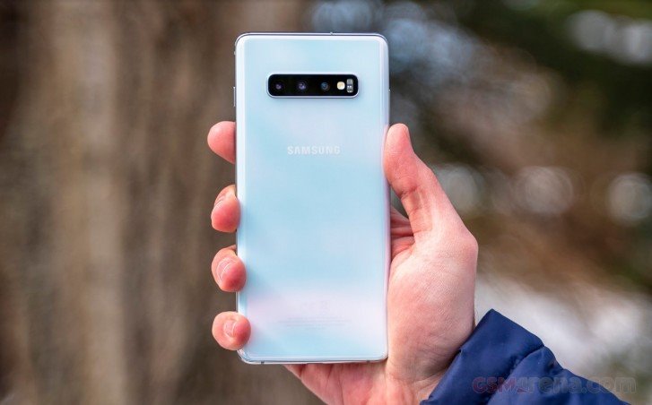 Samsung Galaxy S10 phá kỷ lục đặt hàng tại Anh và Mỹ dù không gây ấn tượng tại quê nhà