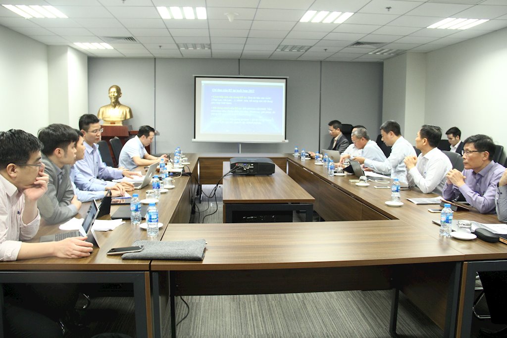 Dự thảo đầu tiên Đề án chuyển đổi số quốc gia đã được Bộ TT&TT xây dựng xong | Dự thảo đầu tiên Đề án chuyển đổi số quốc gia sẽ sớm được gửi lấy ý kiến đóng góp | Chuyển đổi số là con đường ngắn nhất đưa Việt Nam đi lên hiện đại, thịnh vượng