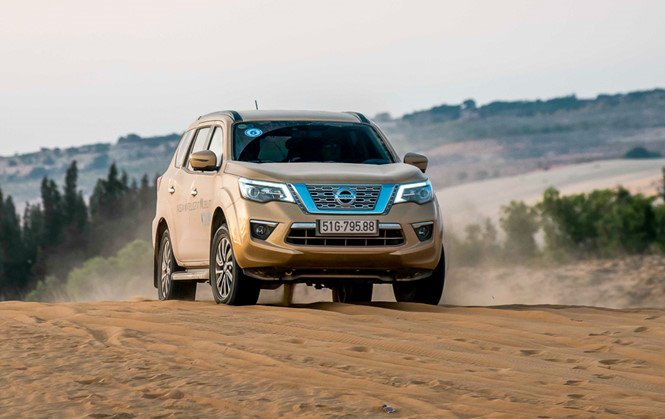 Nissan Terra đột ngột giảm giá, cạnh tranh Toyota Fortuner và Ford Everest