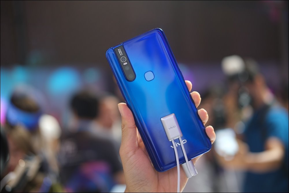 Vivo tung V15 với camera 