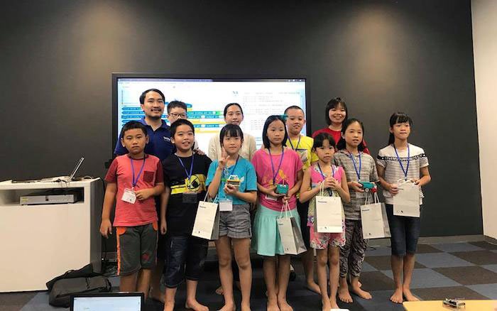 Học sinh FPT truyền cảm hứng Robotics cho trẻ em Hà Nội | Học sinh FPT sẽ xây dựng một Cộng đồng đam mê khoa học công nghệ 