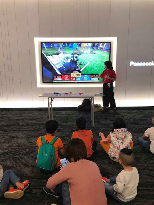 Học sinh FPT truyền cảm hứng Robotics cho trẻ em Hà Nội | Học sinh FPT sẽ xây dựng một Cộng đồng đam mê khoa học công nghệ 