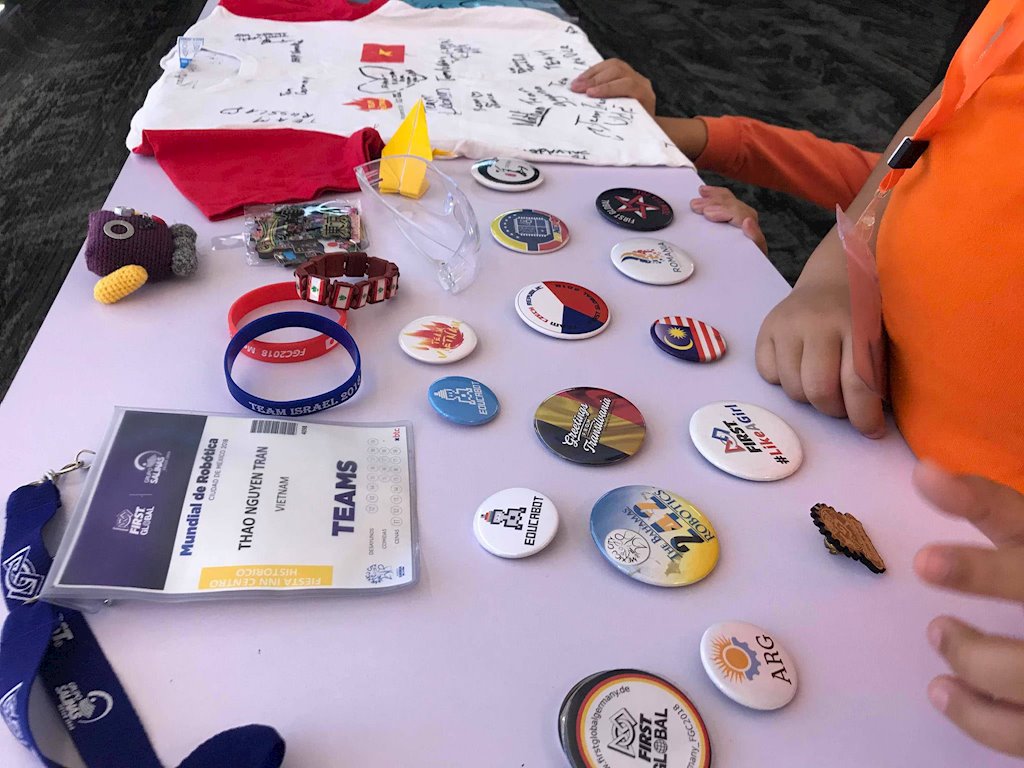 Học sinh FPT truyền cảm hứng Robotics cho trẻ em Hà Nội | Học sinh FPT sẽ xây dựng một Cộng đồng đam mê khoa học công nghệ