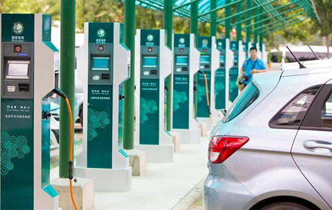 Dan Trung Quoc hoi han vi mua oto dien 'made in China' hinh anh 4