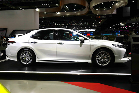 Chi tiet Toyota Camry 2019 sap ra mat tai VN hinh anh 3