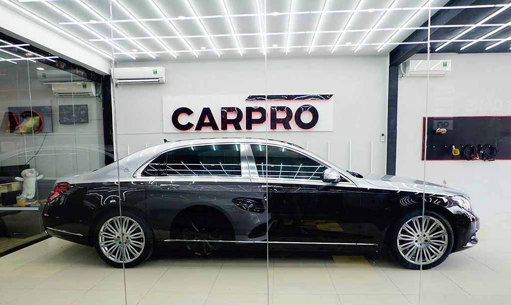 Ngọc Trinh độ Mercedes Maybach S500 11 tỷ đẹp giật mình