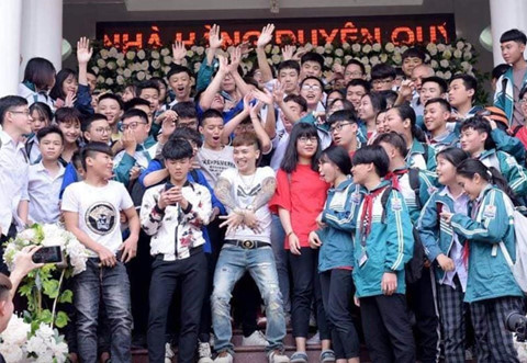 Vi sao giang ho nhu Kha Banh 'hot' tren YouTube? hinh anh 2