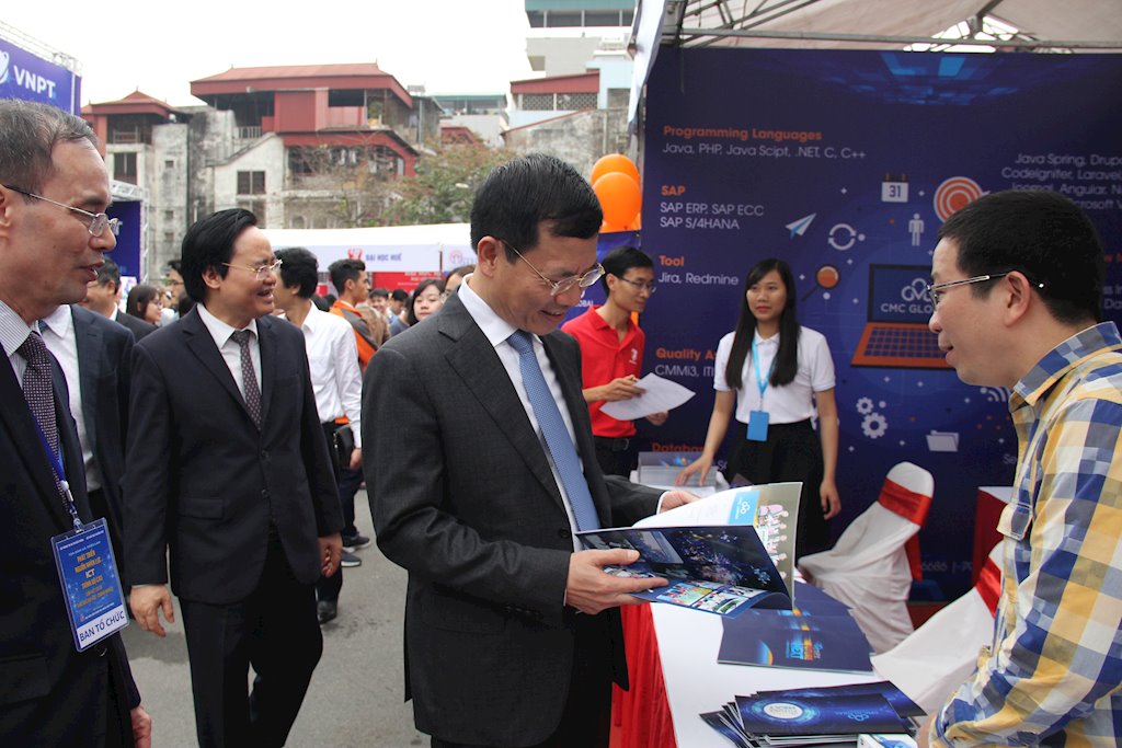 Hơn 100 trường đại học tại Việt Nam bàn vấn đề phát triển nhân lực ICT trình độ cao