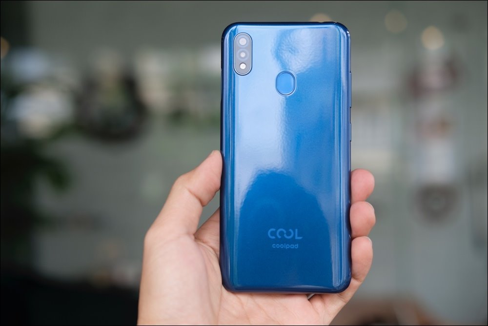 Hình ảnh và video mở hộp Coolpad N5, màn hình giọt nước, camera kép, giá 2,99 triệu đồng