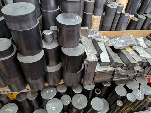 Khach Tay ngac nhien voi cho dien tu 'gi cung co' o Sai Gon hinh anh 12