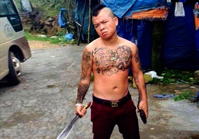 Nhung ga con do tren mang xa hoi tung xo kham va bi cong an 'so gay' hinh anh 3