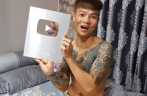 Kiếm 450 triệu đồng/tháng từ YouTube, Khá Bảnh dùng chiêu trò gì?