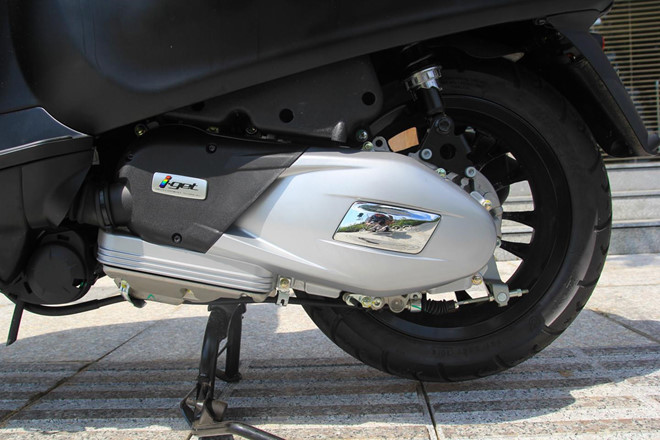 Nhung thoi quen khong tot cua phai dep khi su dung xe tay ga hinh anh 2