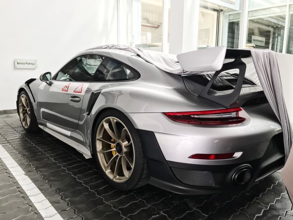 Siêu xe Porsche 20 tỷ chính thức về tay Đặng Lê Nguyên Vũ