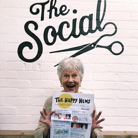 Doc tin hang ngay toan tieu cuc, co gai 'manh tay' mo han to bao rieng hinh anh 3