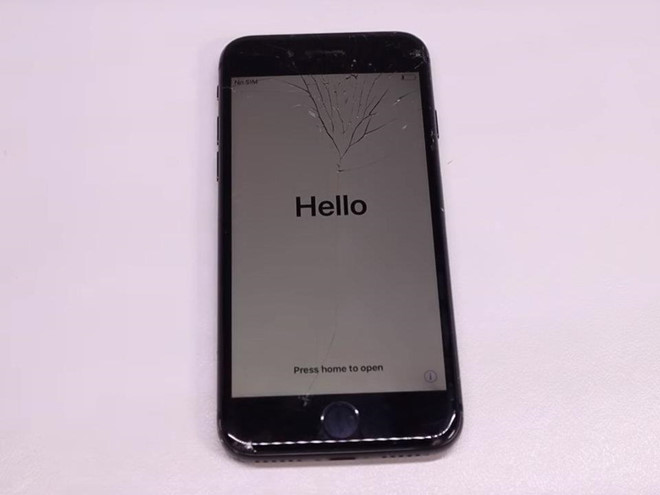 Voi 200 USD, ban co the 'ho bien' iPhone 8 dong nat thanh nhu moi hinh anh 3