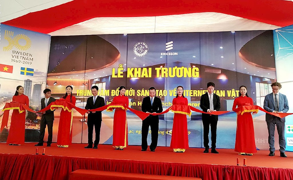 Trung tâm đổi mới sáng tạo về IoT chính thức khai trương Ra mắt | Trung tâm đổi mới sáng tạo về IoT | Phát huy tiềm năng của thế hệ trẻ Việt Nam trong cách mạng công nghiệp 4.0