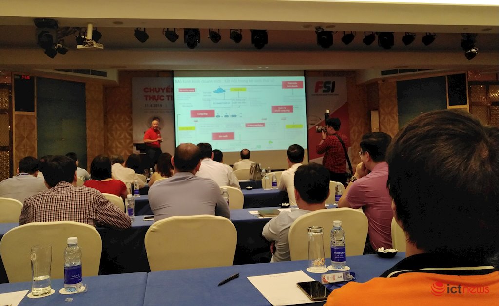 Doanh nghiệp Việt nên bắt đầu chuyển đổi số từ đâu? | Chuyển đổi số trong doanh nghiệp nên bắt đầu từ đâu? | Việc đầu tiên lãnh đạo doanh nghiệp Việt cần làm là thay đổi nhận thức về chuyển đổi số