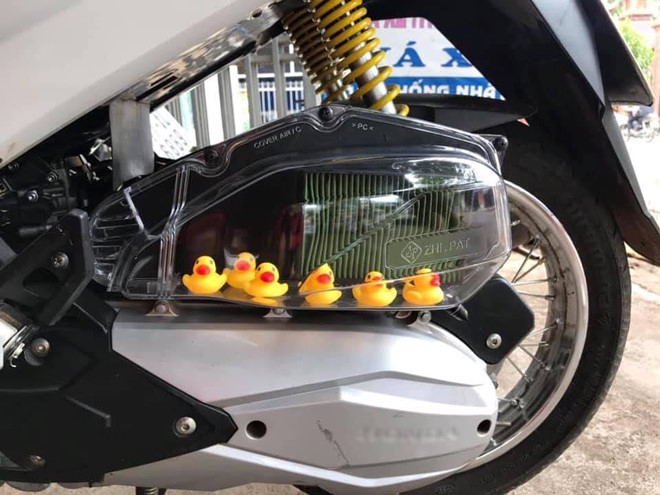 Phien ban 'dua em di khap the gian' danh rieng cho nguoi di xe may hinh anh 1