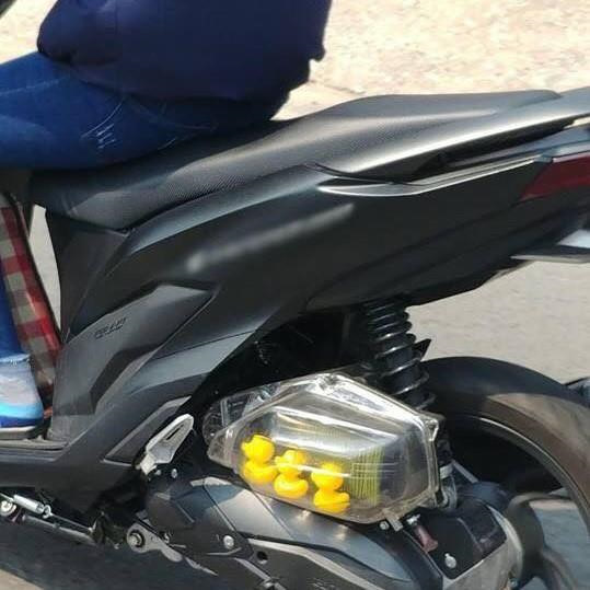 Phien ban 'dua em di khap the gian' danh rieng cho nguoi di xe may hinh anh 2