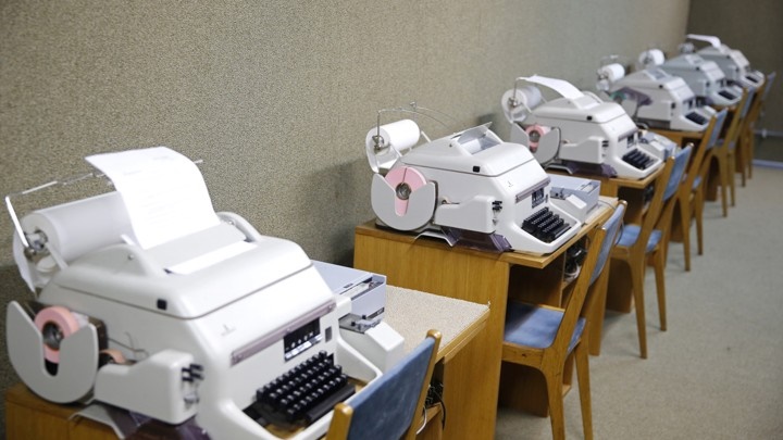 Tại sao máy Fax vẫn được sử dụng?