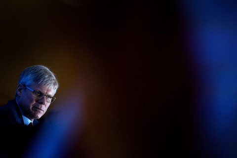 Apple, Qualcomm va cuoc chien phap ly sac mui tien bac hinh anh 3