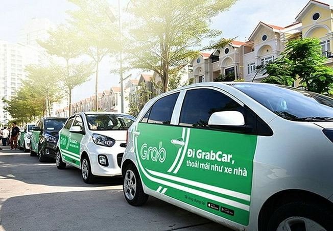 Bộ GTVT tuýt còi taxi tỉnh cài Grab chạy ở Hà Nội