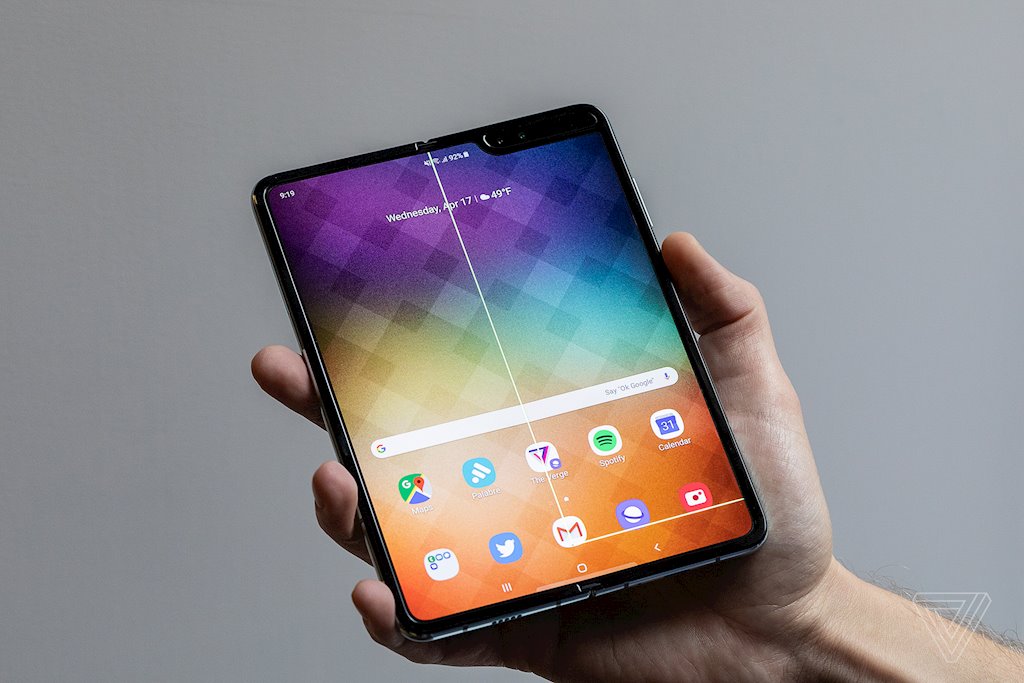 Màn hình Samsung Galaxy Fold bị hỏng chỉ sau 1 ngày sử dụng