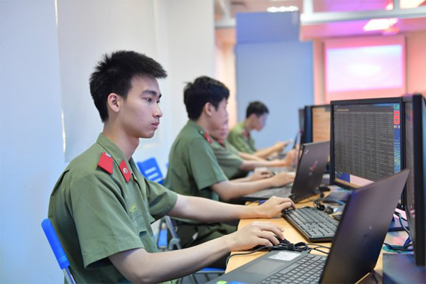 Unhealthy content on cyberspace threatens Vietnamese users
