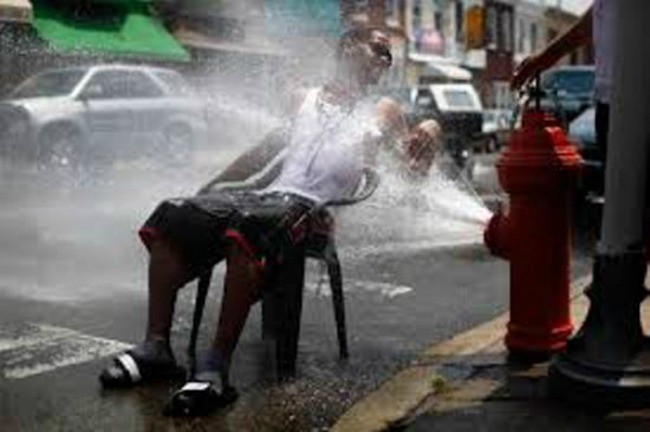 Tham khảo mười mấy kiểu chống nóng siêu dị từ internet nếu nhà bạn vẫn chưa lắp điều hòa - Ảnh 9.