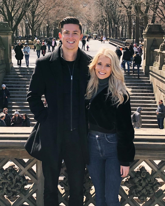 'Hot girl dua xe' nong bong, co hon nua trieu fan tren mang xa hoi hinh anh 10