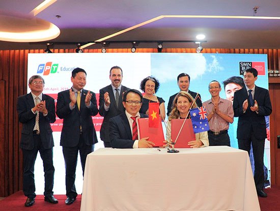 Học sinh yêu thích công nghệ có thêm cơ hội học tại Việt Nam lấy bằng Đại học Úc