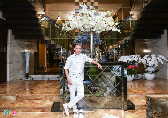 Dan mang doi tay chay ca si Dam Vinh Hung vi phat ngon 'cho bua' hinh anh 1