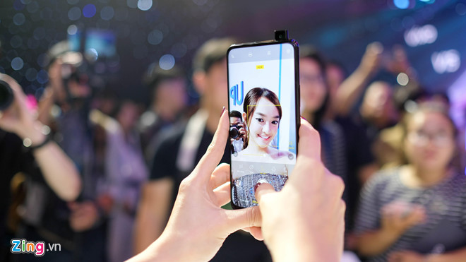 Loạt smartphone tầm trung đáng chú ý vừa lên kệ tại VN