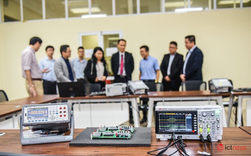 Keysight Technologies tài trợ trang thiết bị kỹ thuật thực hành IoT cho ĐH Bách khoa Hà Nội | ĐH Bách khoa Hà Nội được tài trợ gói thiết bị thực hành IoT trị giá 60.500 USD