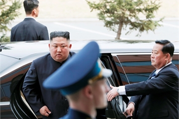 Bí ẩn cách Triều Tiên sắm siêu xe Maybach S600 cho ông Kim Jong Un