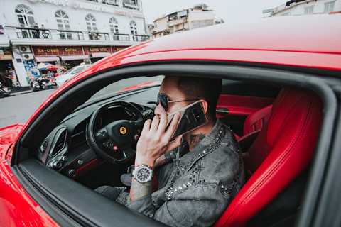 Nhung tay choi xe sung so trong showbiz Viet hinh anh 4