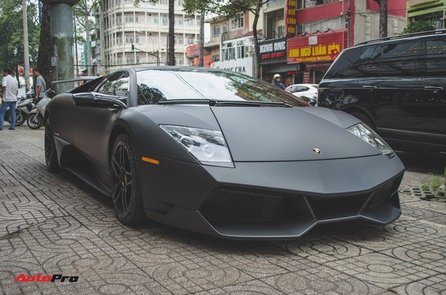 Đại gia Việt chịu chơi bỏ chục tỷ sắm siêu xe 'bò vàng' Lamborghini