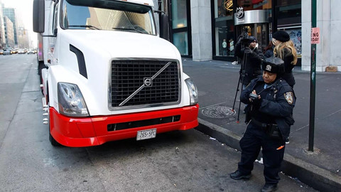 'Chi diem' xe vi pham giao thong, kiem 100 USD moi lan hinh anh 1