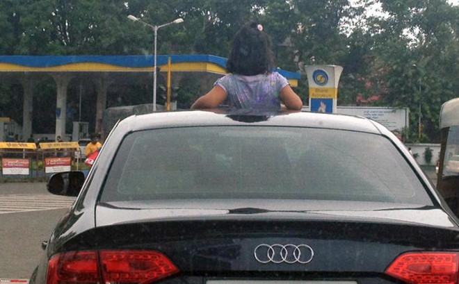 Tre em tho dau ra cua so troi, an hoa tu y thuc cua nguoi lon hinh anh 3