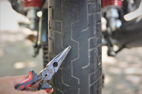 Xe may thung lop giua duong, xu ly nhu the nao? hinh anh 3