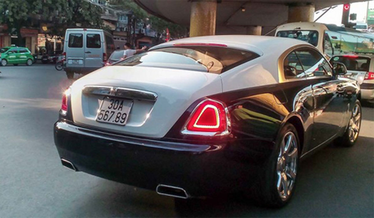 Đeo biển 'khủng', bán tải đi 4 năm vẫn rao giá gần 1 tỷ