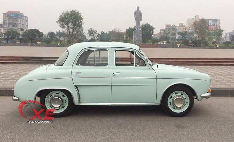 Dân Hưng Yên chơi Renault Dauphine đời 1956 định giá 400 triệu