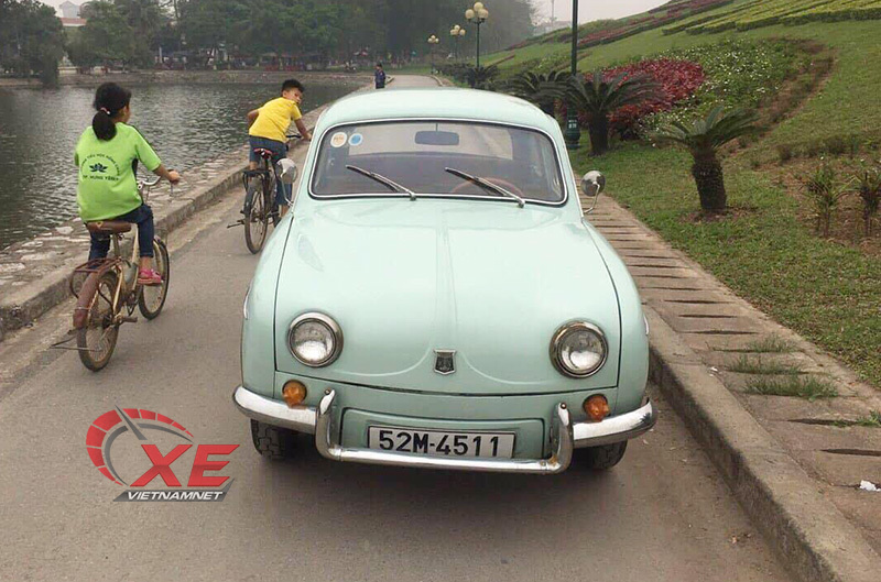 Dân Hưng Yên chơi Renault Dauphine đời 1956 định giá 400 triệu