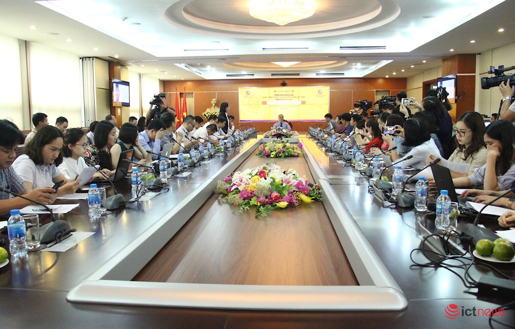 Tạo sức cạnh tranh cho doanh nghiệp công nghệ Việt vươn ra thế giới | Đưa Việt Nam trở thành nước có thu nhập cao vào năm 2045 | Trong cách mạng 4.0, doanh nghiệp Việt hoàn toàn có thể làm chủ cuộc chơi trên sân nhà