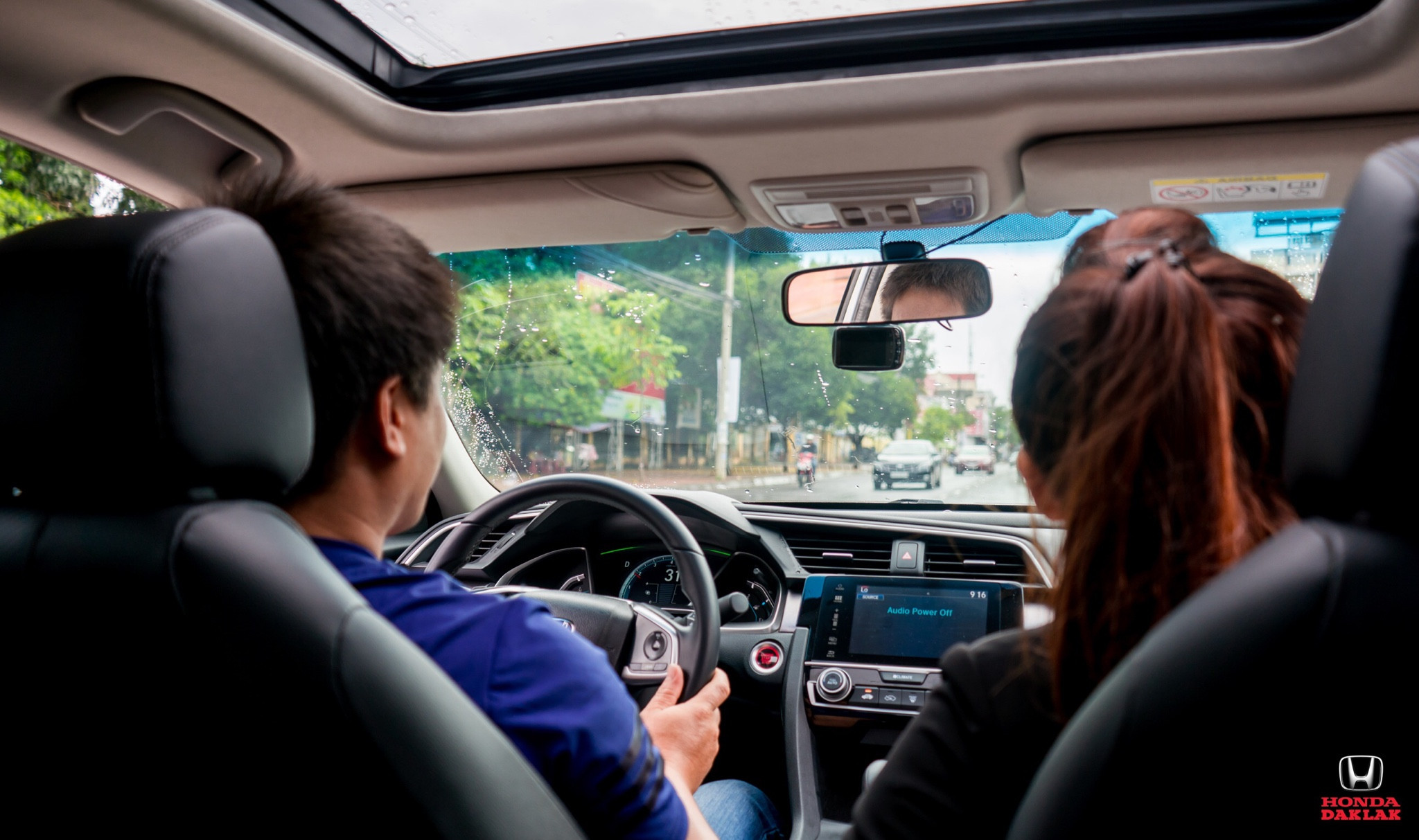 Giá xăng tăng kỷ lục: Cách sử dụng ô tô đỡ tốn xăng